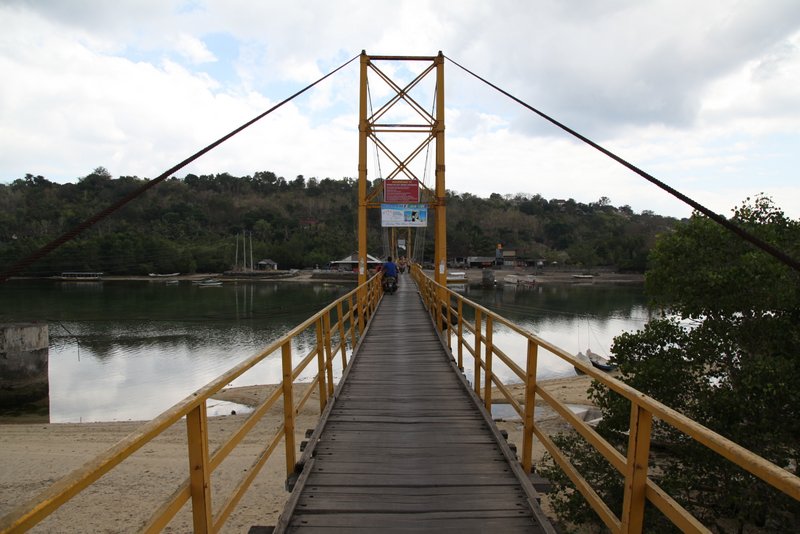 Brücke von Lembongan nach Ceningan